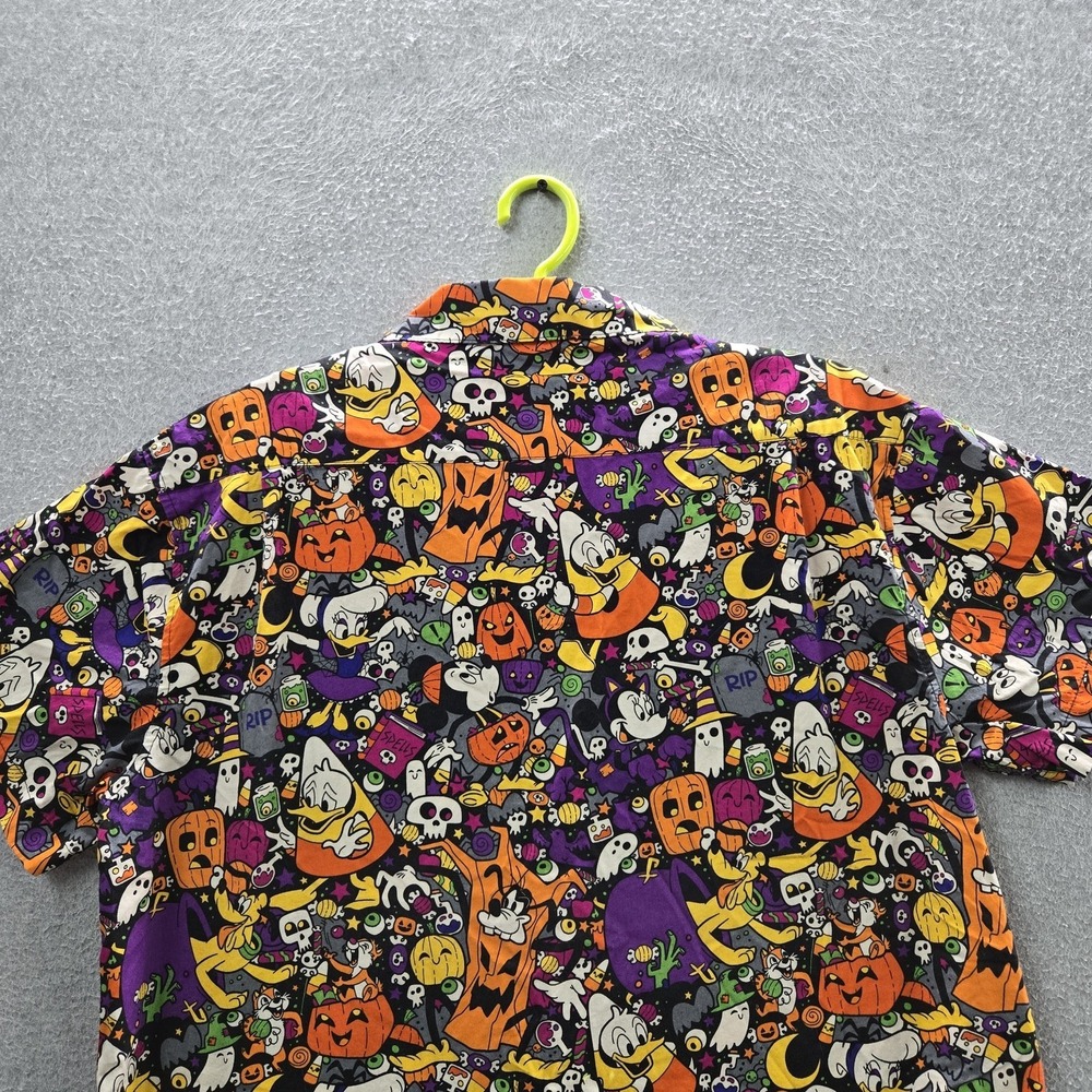 Disney Parks Men Button Up Shirt M Black Graphic Halloween Characters - Picture 7 of 8